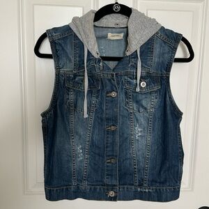 Women’s Sleeveless Jean Hooded Vest